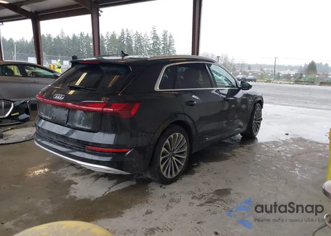 2019 Audi E-Tron Premium Plus z USA, uszkodzony, nr VIN WA1VAAGE4KB006007